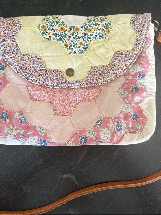 Honeybea Handbags - Honeybea Designs Quilted Patchwork Crossbody Bag